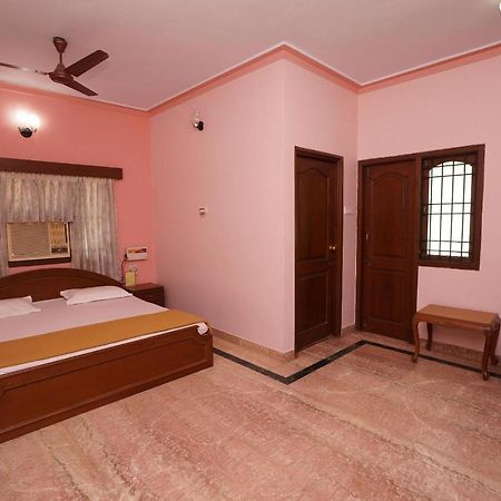 Lloyds Guest House, North Boag Road, T. Nagar Ченнаї Екстер'єр фото