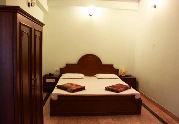 Lloyds Guest House, North Boag Road, T. Nagar Ченнаї Номер фото